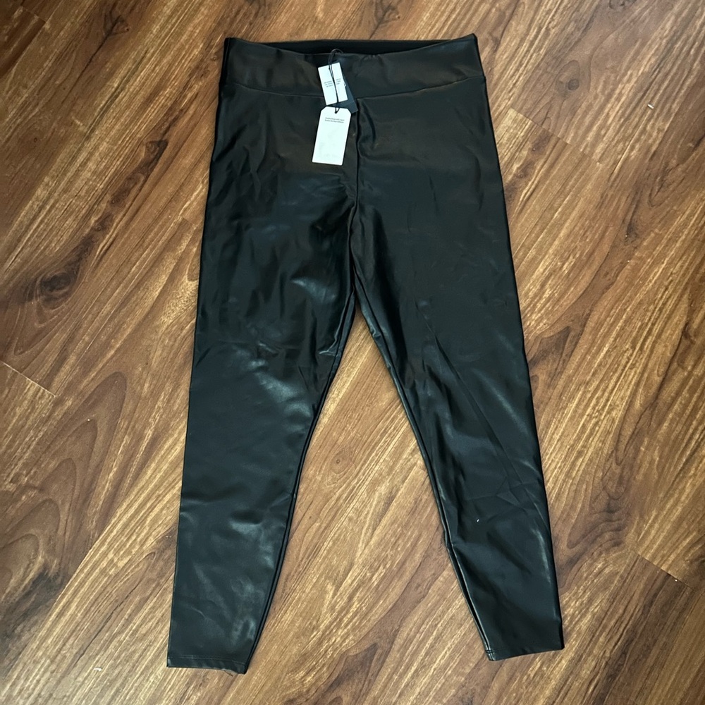 Leather leggings